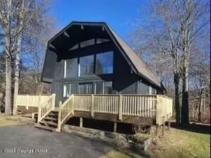 121 Chelsea Cir, Tobyhanna, PA 18466
