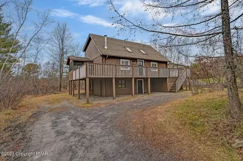 299 Ash Dr, Long Pond, PA 18334