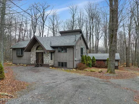 28 Cherry Ct, Clifton Township, PA 18424