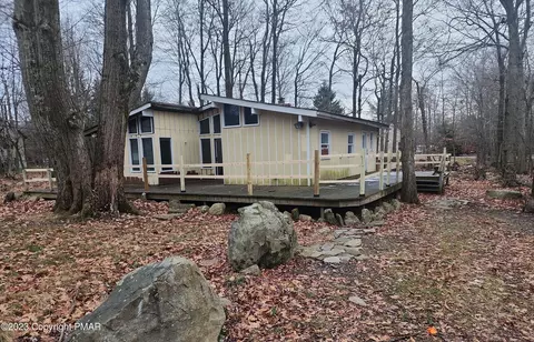 5053 Melrose Dr, Tobyhanna, PA 18466