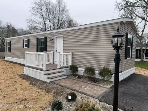 247 Lower Pmhe N Dr, East Stroudsburg, PA 18302