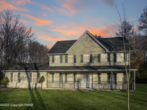 798 Frable Rd, Brodheadsville, PA 18322