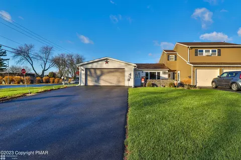 99 Covington Pl, Catasauqua, PA 18032