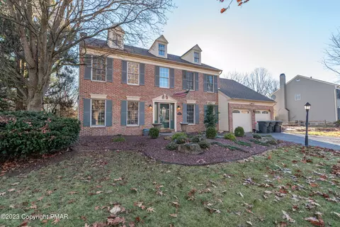 4501 Kathi Dr, Bethlehem, PA 18017