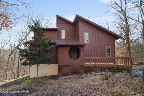 131 Ansted Ct, Bushkill, PA 18324