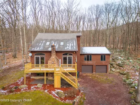 4 Seneca Cir, Hazle Township, PA 18202