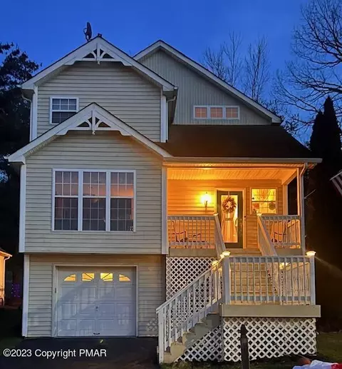 220 Hawthorne Vlg, East Stroudsburg, PA 18302
