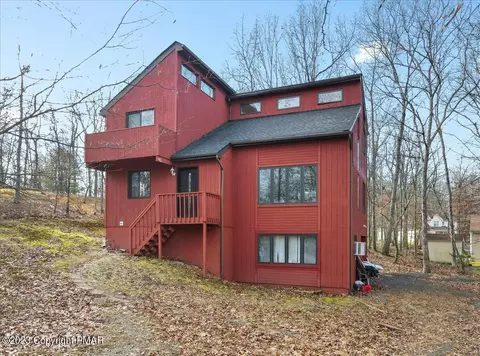 108 Seaton Ct, Bushkill, PA 18324
