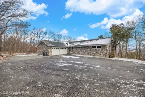 257 Knob Rd, Mount Pocono, PA 18344