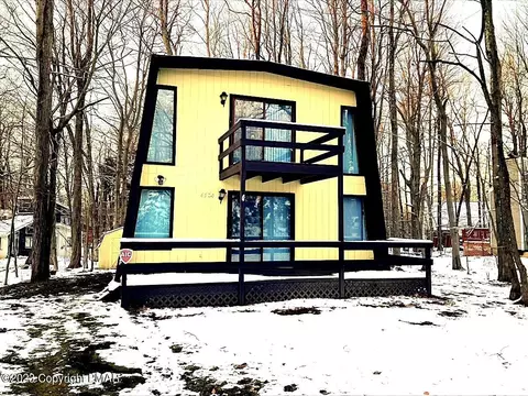 4530 Briarcliff Ter, Tobyhanna, PA 18466