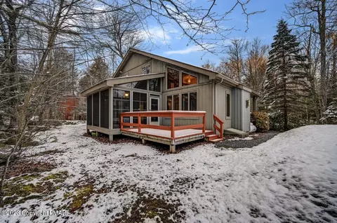 139 Sweet Briar Rd, Pocono Pines, PA 18350
