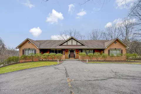 301 W 10th St, Jim Thorpe, PA 18229