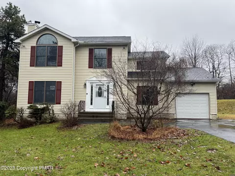1188 Horizon Dr, Long Pond, PA 18334