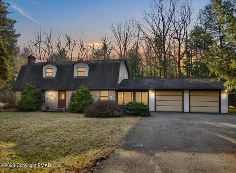 300 Turkey Ridge Dr, Kunkletown, PA 18058
