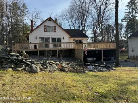 2206 Clearview Dr, East Stroudsburg, PA 18302