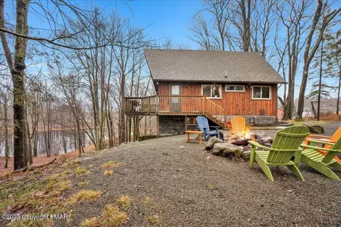 477 Main St, Gouldsboro, PA 18424
