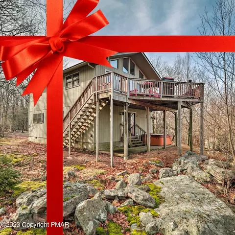 57 Skye Dr, Lake Harmony, PA 18624