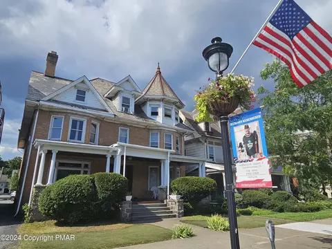 804 Main St, Stroudsburg, PA 18360