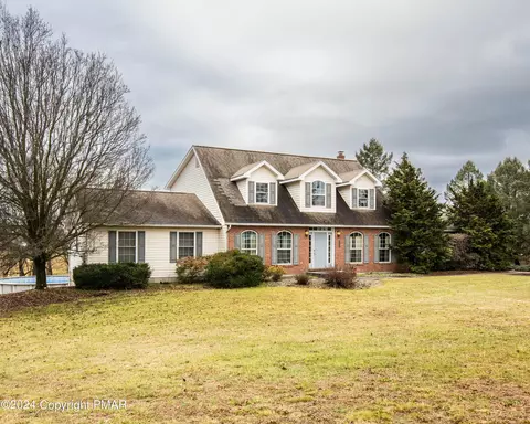 5868 Spangler Rd, Nazareth, PA 18064