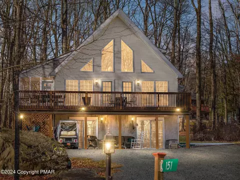 151 Cottontail Ln, Pocono Lake, PA 18347