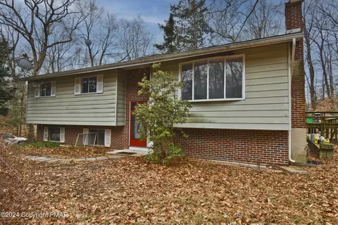 5302 Birchwood Dr, Tannersville, PA 18372
