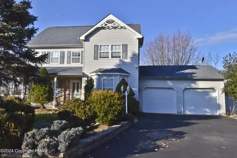 258 N Laurel Ct, Wind Gap, PA 18091
