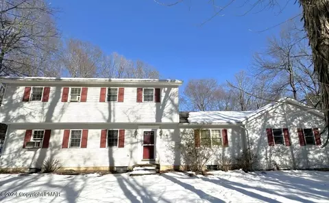 105 Karen Glen Way, Brodheadsville, PA 18322