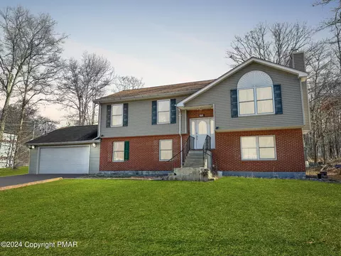 2153 Bushkill Cir, Bushkill, PA 18324
