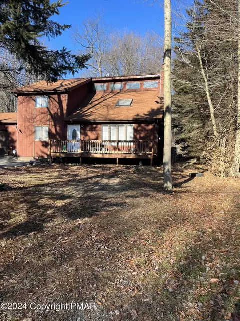 664 Glen Circle Dr, Tobyhanna, PA 18466