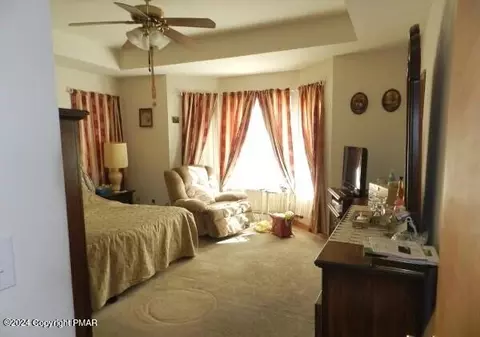 166 Saunders Dr, Bushkill, PA 18324 photo 6