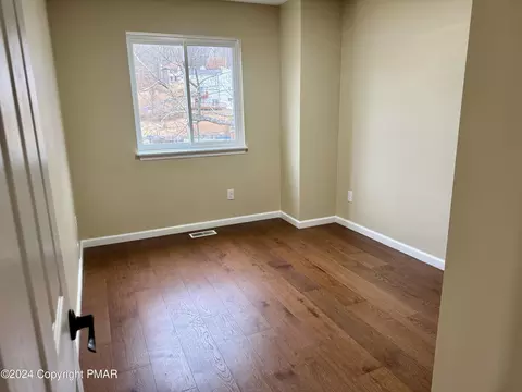 3379 Windemere Dr, Bushkill, PA 18324 photo 7