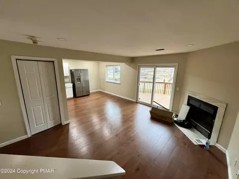 3379 Windemere Dr, Bushkill, PA 18324 photo 4