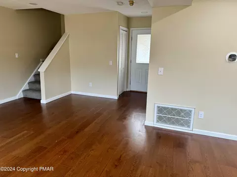 3379 Windemere Dr, Bushkill, PA 18324 photo 2