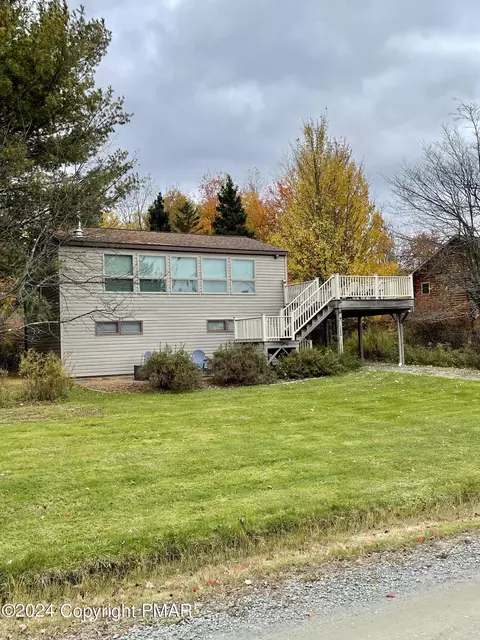 145 Lake Dr, Union Dale, PA 18470