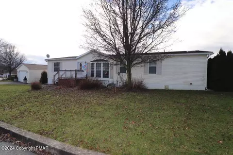 4157 W Bunker Hill Ln, Walnutport, PA 18088