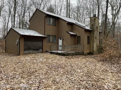 11 Laurette Dr, Albrightsville, PA 18210
