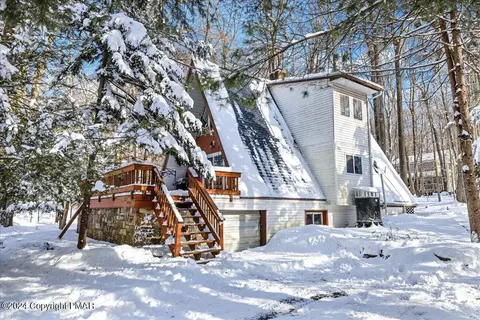 128 Elk Run Rd, Pocono Lake, PA 18347