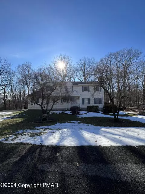 101 Woodcrest Blvd, Stroudsburg, PA 18360