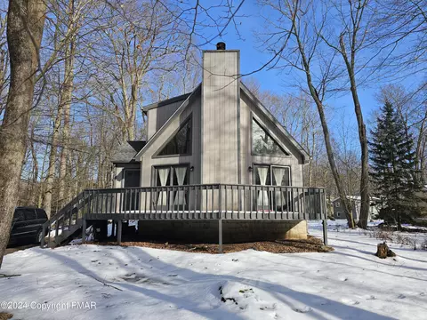 108 Rising Sun Ct, Pocono Lake, PA 18347