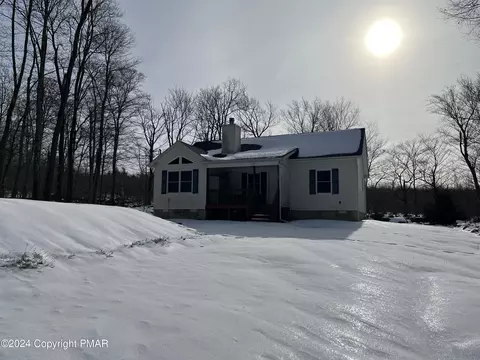 1185 Iroquois Ave, Gouldsboro, PA 18424