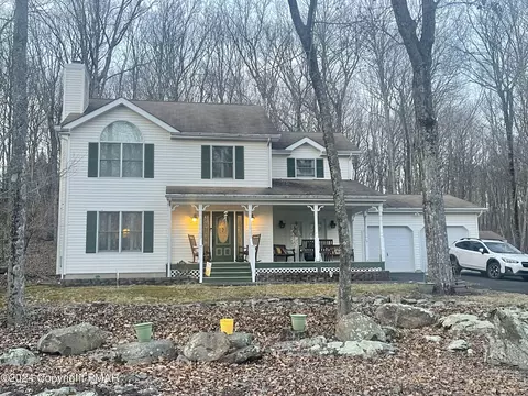 1106 Underhill Ct, Tamiment, PA 18371