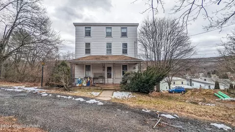 67 Coal St, Middleport, PA 17953