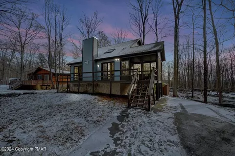 86 Cliffwood Rd, Lake Ariel, PA 18436
