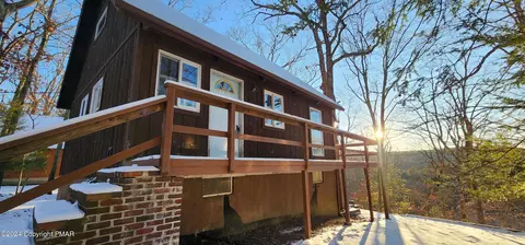 601 Clubhouse Dr, East Stroudsburg, PA 18302