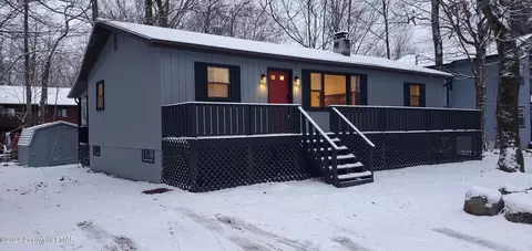 6317 Ventnor Dr, Tobyhanna, PA 18466