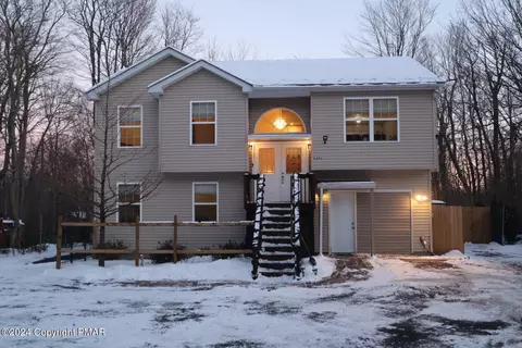 2423 Winding Way, Coolbaugh Township, PA 18466