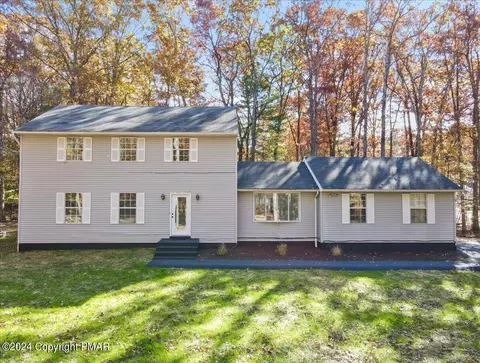 105 Jackson Dr, East Stroudsburg, PA 18302