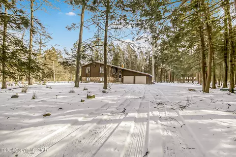 5278 Beechwood Rd, Blakeslee, PA 18610
