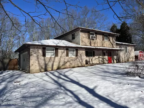 110 Pear Tree Ct, Bushkill, PA 18324