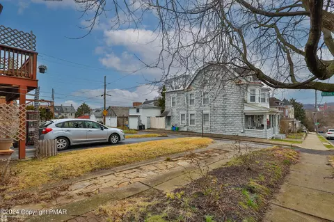 729 Spring St, Bethlehem, PA 18018 photo 42